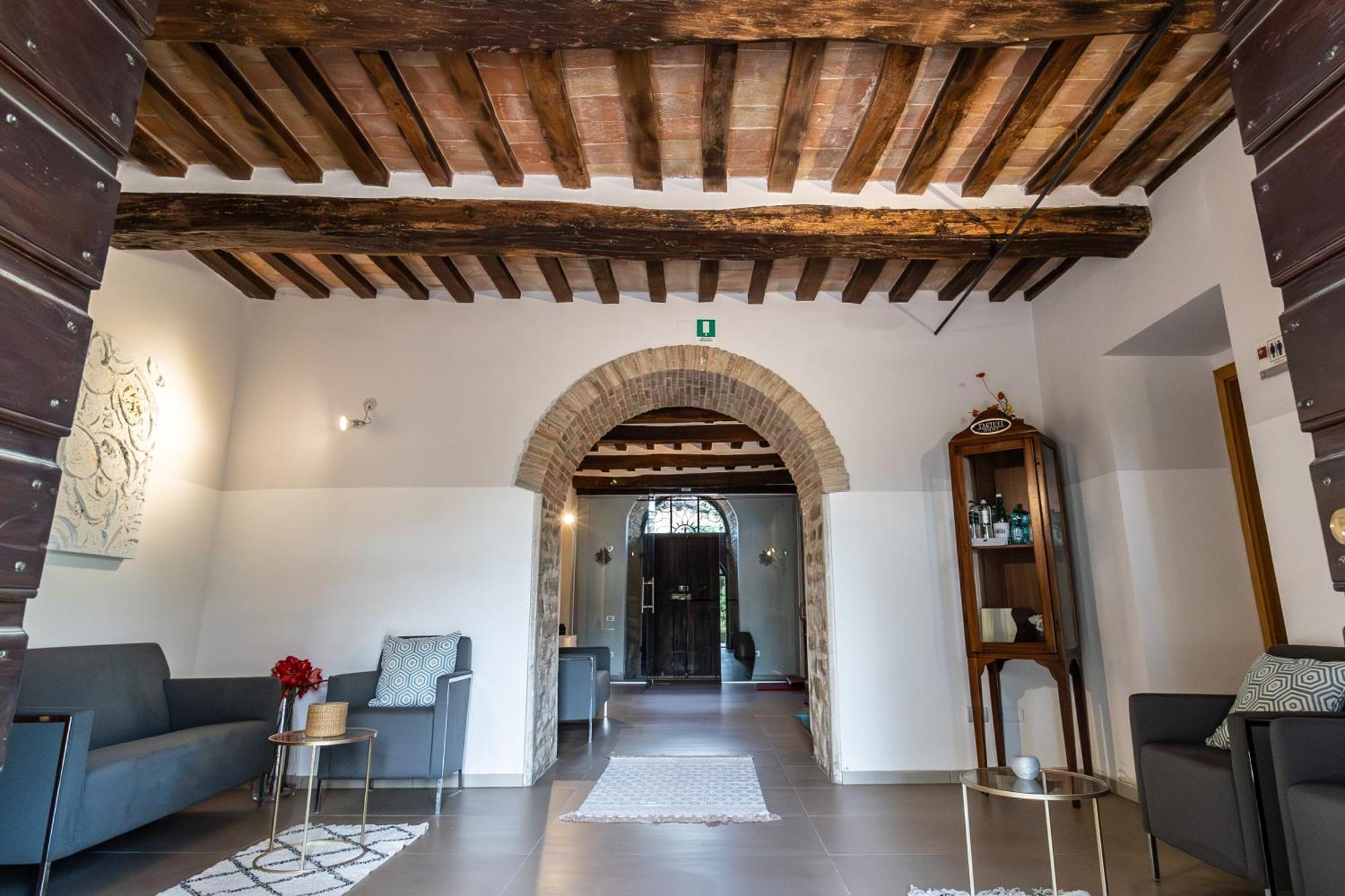 Tenuta Borgo San Michele Gubbio Exterior foto
