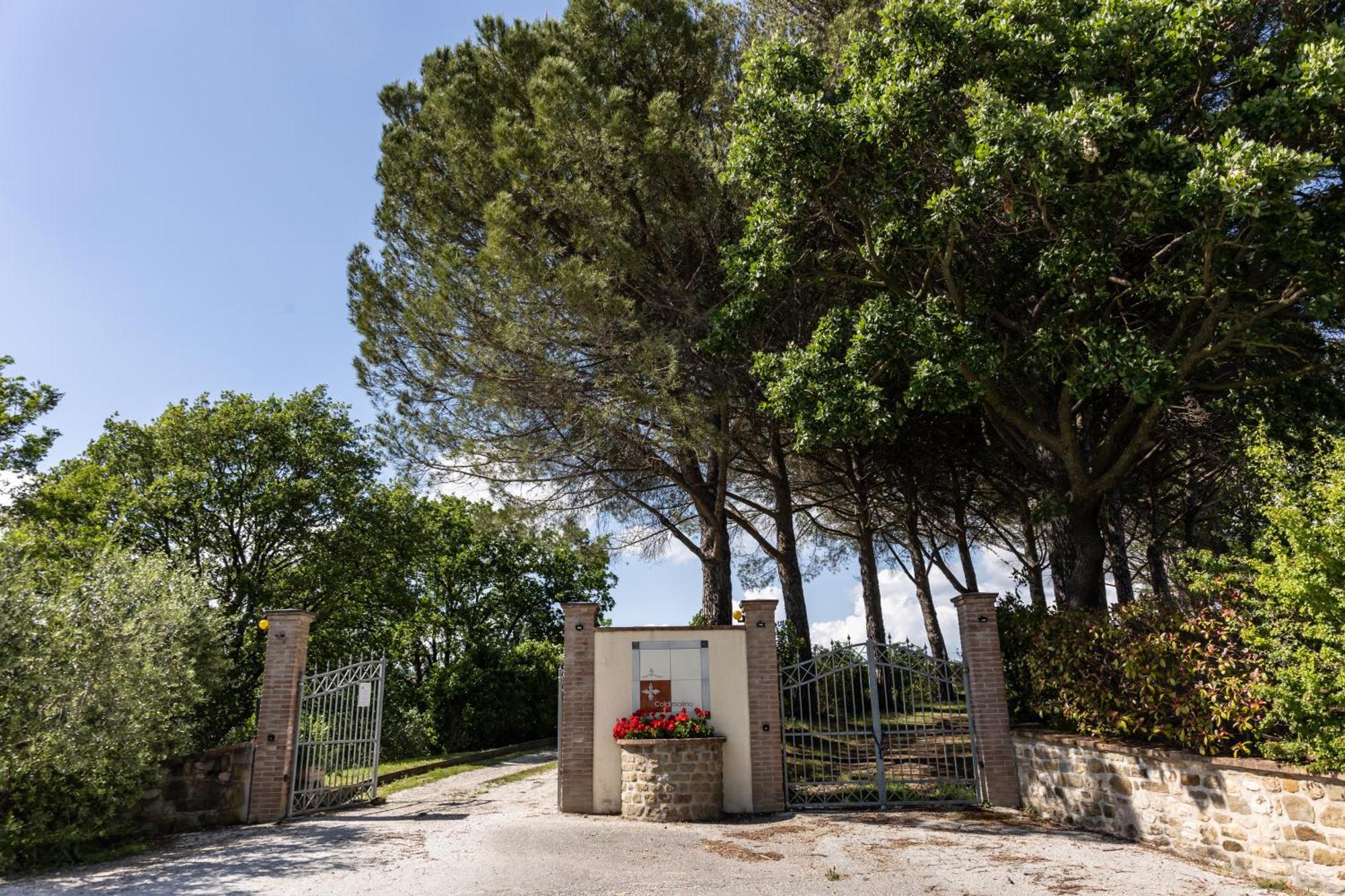 Tenuta Borgo San Michele Gubbio Exterior foto
